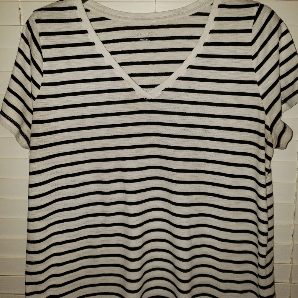 B&w striped tshirt
